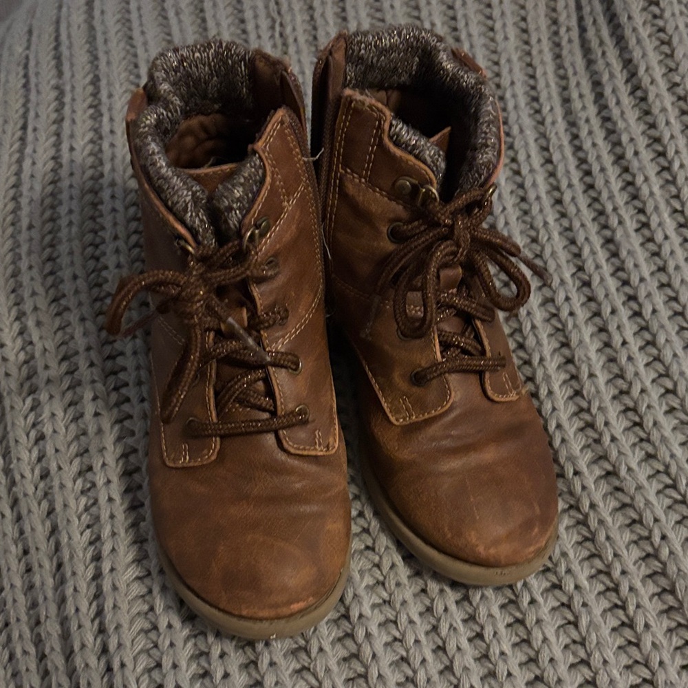 Wonder Nation Tan girls zip up Boots with sweater/knit trim